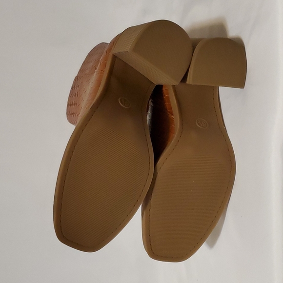 Universal Thread Woman's Arden Mid Shaft Boots - Picture 15 of 16